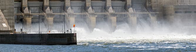 The spillway of the Lower Granite Lake Dam on the Snake River in Washington, USA.
