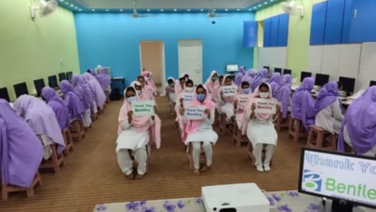 Kobiety w Pendżabie w sali lekcyjnej
