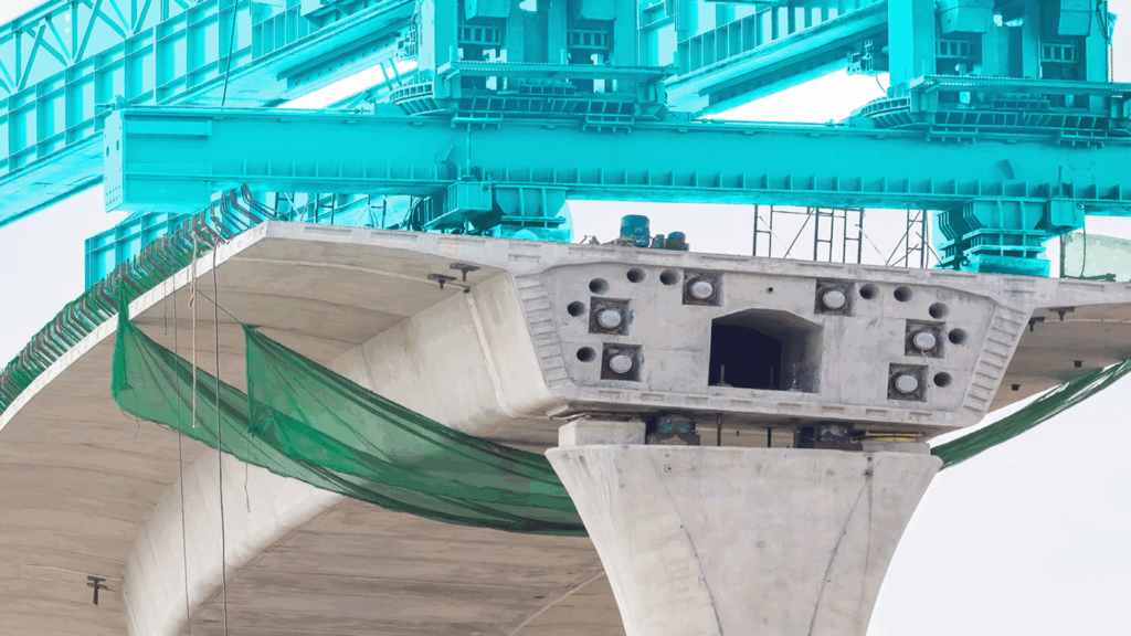 Close-up view of a concrete bridge under construction, featuring a segmental span supported by temporary scaffolding and a green safety net, as visualized with 4D Models from the SYNCHRO e-book.