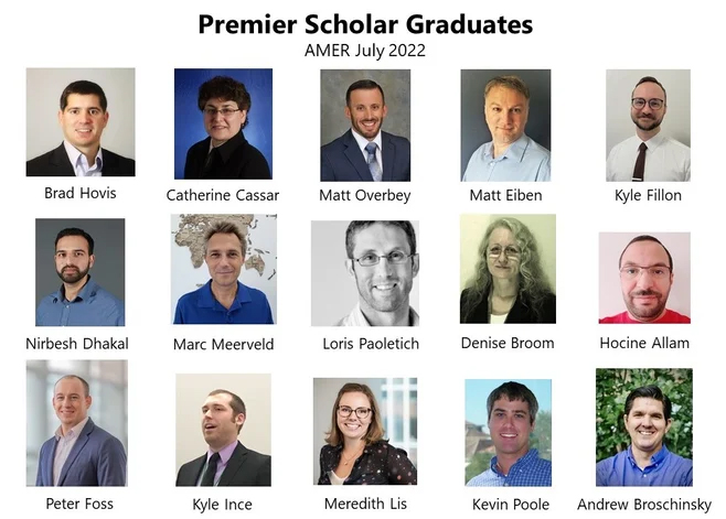 grille présentant la liste des diplômés Premier Scholar